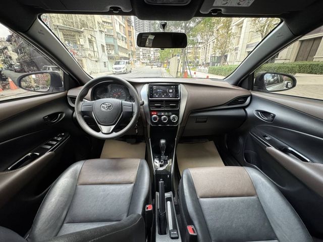 Toyota  YARIS CROSS 金鑽店~YARIS CROSS 1.5 白 省油掀背小車 CVT 7速手自排 107匹馬力  第3張相片