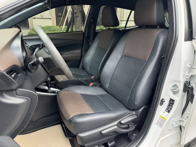 Toyota  YARIS CROSS 金鑽店~YARIS CROSS 1.5 白 省油掀背小車 CVT 7速手自排 107匹馬力  第5張相片
