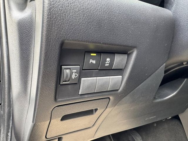 Toyota  YARIS CROSS 金鑽店~YARIS CROSS 1.5 白 省油掀背小車 CVT 7速手自排 107匹馬力  第12張相片