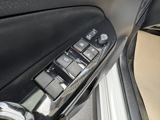 Toyota  YARIS CROSS 金鑽店~YARIS CROSS 1.5 白 省油掀背小車 CVT 7速手自排 107匹馬力  第13張相片