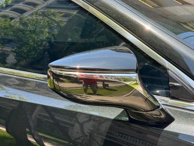 Lexus  ES200 金鑽店~ES200 黑色 2.0 CVT 10速手自排 自然進氣，173匹馬力 100%原漆，原鈑件 里程履約保證 ㄧ手車庫  第24張相片