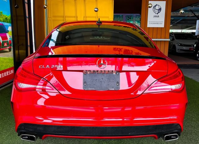 15年式／總代理【全車原鈑件】里程擔保【AMG套件】18吋ＡＭＧ鋁圈／麂皮跑車座椅／全景天窗／雙記憶椅／快撥  第4張相片