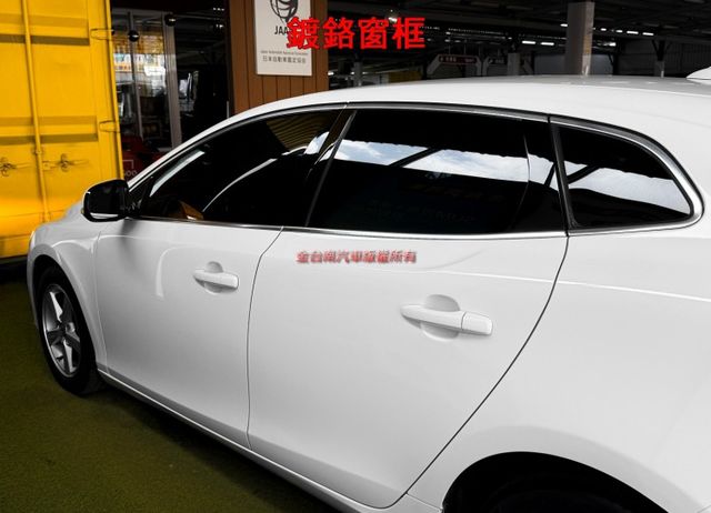 14年式／里程擔保【全車原鈑件】盲點偵測／自動停車／煞停輔助／定速／記憶椅／倒車顯影／恆溫空調／ISOFIX／光感應頭燈  第6張相片