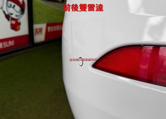 14年式／里程擔保【全車原鈑件】盲點偵測／自動停車／煞停輔助／定速／記憶椅／倒車顯影／恆溫空調／ISOFIX／光感應頭燈  第7張相片