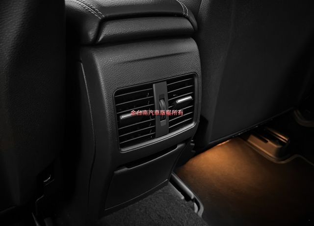 總代理／里程擔保【全車原鈑件】電動尾門／記憶座椅／自動停車／定速／換檔撥片／煞停輔助／HID頭燈／雙區恆溫／倒車顯影  第16張相片