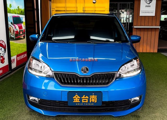 18年式／17年11月出廠【全車原鈑件】【原廠保養】僅跑【八萬】里程擔保【四輪米其林輪胎9成新】音響快控／ISOFIX  第2張相片