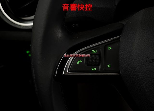 18年式／17年11月出廠【全車原鈑件】【原廠保養】僅跑【八萬】里程擔保【四輪米其林輪胎9成新】音響快控／ISOFIX  第12張相片