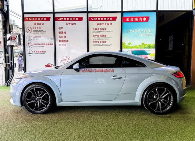 16年式／4WD／QUATTRＯ【全車原鈑件】【全車包膜】虛擬駕駛座艙／​電動尾翼／​盲點／​自動停車／​定速／​快撥  第3張相片