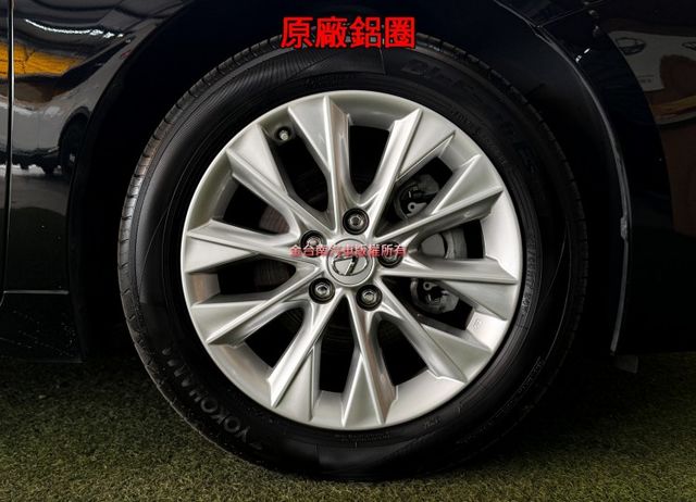 ES300H【旗艦版】【全車原鈑件】【原廠保養】里程擔保／天窗／電動尾門／盲點／導航／定速／記憶椅／雙通風椅／ML音響  第7張相片