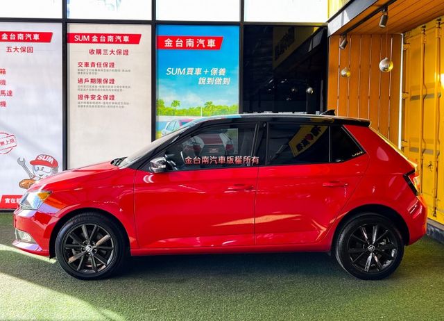 1.0T／僅跑【七萬】里程擔保【全車原鈑件】【配色黑車頂】【雙色內裝】定速／倒車顯影／CARPLAY／藍牙系統／IKEY  第3張相片