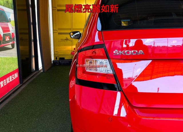 1.0T／僅跑【七萬】里程擔保【全車原鈑件】【配色黑車頂】【雙色內裝】定速／倒車顯影／CARPLAY／藍牙系統／IKEY  第7張相片