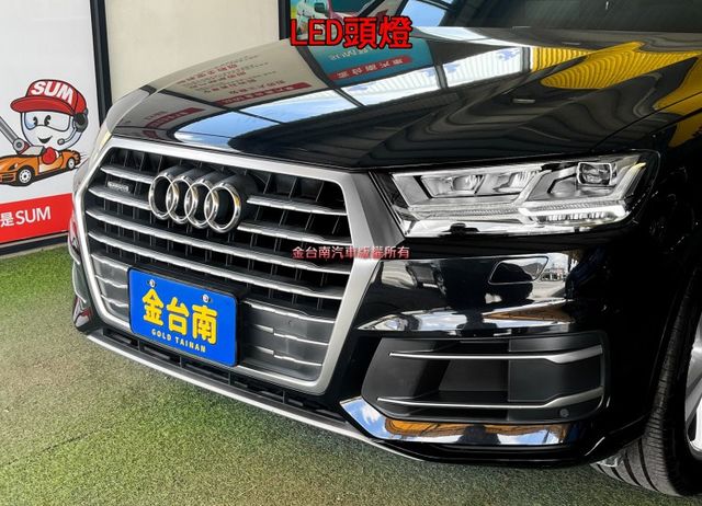17年式／17年領牌【七人座】【S-LINE 旗艦版】【45TFSI】【3.0汽油渦輪】【新車價380萬】【認證車】  第5張相片