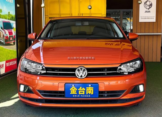 【全車原鈑件】僅跑【七萬】里程擔保【原廠保養】【選配數位儀表板】定速巡航／觸控螢幕／CARPLAY／藍牙系統／免鑰匙啟閉  第2張相片
