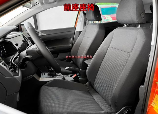 【全車原鈑件】僅跑【七萬】里程擔保【原廠保養】【選配數位儀表板】定速巡航／觸控螢幕／CARPLAY／藍牙系統／免鑰匙啟閉  第9張相片