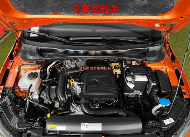 【全車原鈑件】僅跑【七萬】里程擔保【原廠保養】【選配數位儀表板】定速巡航／觸控螢幕／CARPLAY／藍牙系統／免鑰匙啟閉  第20張相片