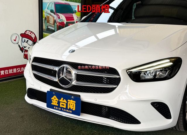 總代理【B200新款】20年式／19年10月出廠／液晶數位儀錶／動態舒適座椅／環艙氣氛燈／CARPLAY【認證車】  第6張相片