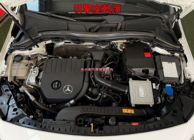 總代理【B200新款】20年式／19年10月出廠／液晶數位儀錶／動態舒適座椅／環艙氣氛燈／CARPLAY【認證車】  第20張相片