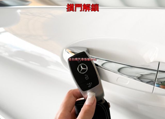 總代理【五門】僅跑【六萬】【全車原鈑件】【原廠保養】全景天窗／數位儀錶／AＭＧ鋁圈／環景／電尾門／盲點／ACC  第7張相片