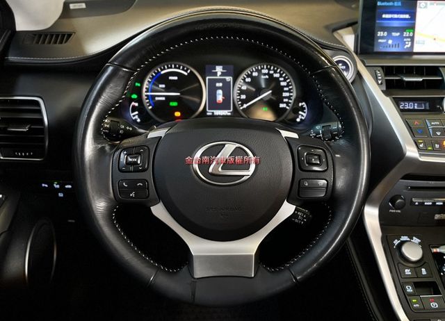 NX300H【旗艦版】【全車原鈑件】【新車246萬】天窗／電尾門／盲點／定速／導航／環景／ML音響／雙冷熱椅／18吋鋁圈  第9張相片