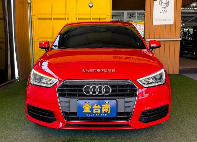 18年式【五門】跑少里程擔保【全車原鈑件】多媒體觸控螢幕／倒車顯影／導航／藍牙／HID頭燈／LED尾燈／ISOFIX  第2張相片