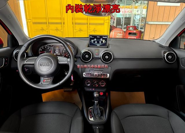 18年式【五門】跑少里程擔保【全車原鈑件】多媒體觸控螢幕／倒車顯影／導航／藍牙／HID頭燈／LED尾燈／ISOFIX  第7張相片