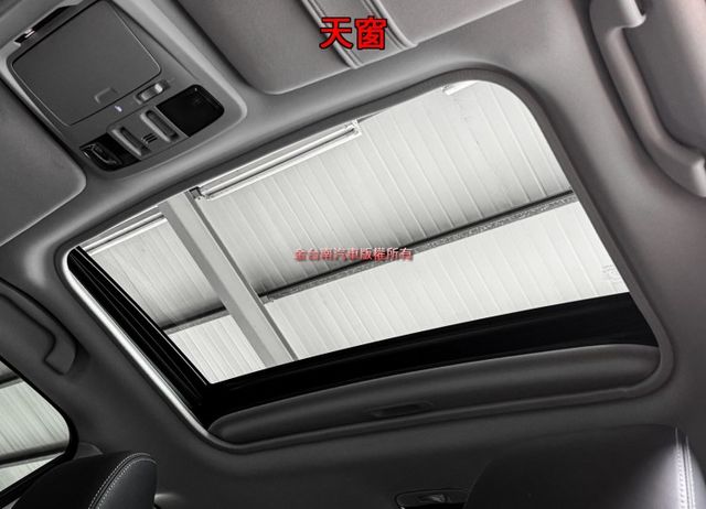 I-S【全車原鈑件】里程擔保／記憶座椅／雙電動椅／天窗／定速／換檔撥片／倒車顯影／藍牙／免鑰匙系統／LED頭燈  第8張相片