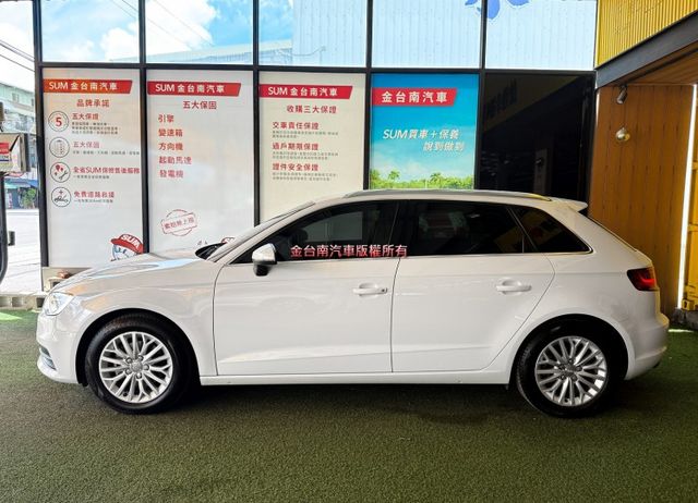 【五門】14年式／13年11月出廠／跑少里程擔保【全車原鈑件】【四輪全新胎】換檔撥片／定速／藍牙／雙區恆溫／HID頭燈  第3張相片