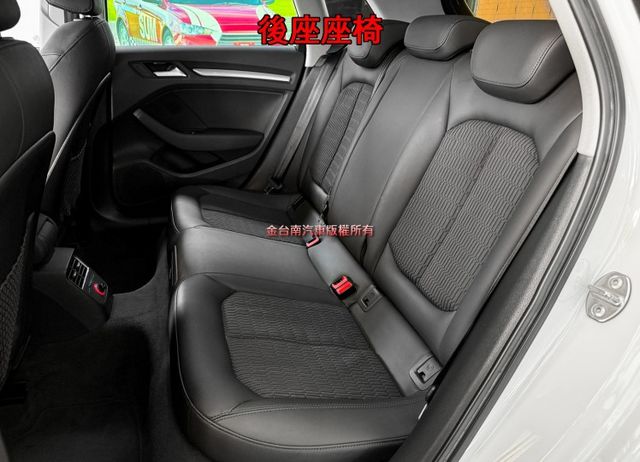 【五門】14年式／13年11月出廠／跑少里程擔保【全車原鈑件】【四輪全新胎】換檔撥片／定速／藍牙／雙區恆溫／HID頭燈  第10張相片