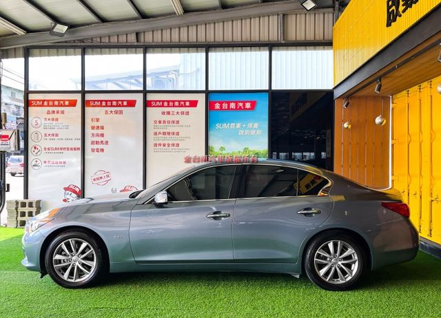 17年領牌／16年10月出廠／僅跑【八萬】里程擔保／天窗／定速／雙電動座椅／倒車顯影／雙區恆溫空調／免鑰匙系統【認證車】  第3張相片