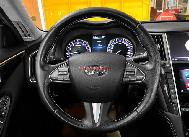 17年領牌／16年10月出廠／僅跑【八萬】里程擔保／天窗／定速／雙電動座椅／倒車顯影／雙區恆溫空調／免鑰匙系統【認證車】  第11張相片