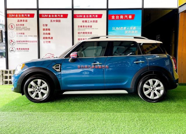 18年式／總代理【1.5T】里程擔保【原鈑件】【英國國旗車頂/後視鏡】【選配菱格座椅】電尾門／雙電動椅／氣氛燈／IKEY  第3張相片