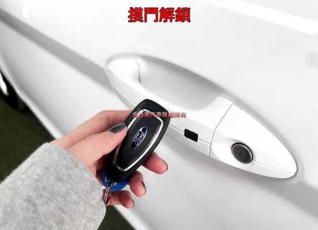 1.0渦輪【全車原鈑件】【四輪新胎】僅跑【三萬】里程擔保／免鑰匙系統／恆溫空調／藍牙／倒車雷達／光感應頭燈 /胎壓偵測  第6張相片