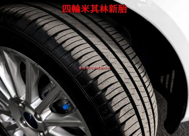 1.0渦輪【全車原鈑件】【四輪新胎】僅跑【三萬】里程擔保／免鑰匙系統／恆溫空調／藍牙／倒車雷達／光感應頭燈 /胎壓偵測  第8張相片