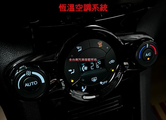 1.0渦輪【全車原鈑件】【四輪新胎】僅跑【三萬】里程擔保／免鑰匙系統／恆溫空調／藍牙／倒車雷達／光感應頭燈 /胎壓偵測  第16張相片