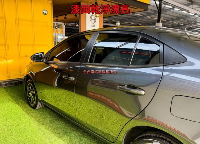 22年10月出廠【原廠保固至2026年10月】里程擔保【全車原鈑件】原廠鋁圈／全車九安／循跡防滑／停車輔助／光感應頭燈  第6張相片
