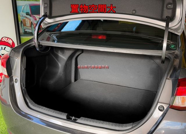 22年10月出廠【原廠保固至2026年10月】里程擔保【全車原鈑件】原廠鋁圈／全車九安／循跡防滑／停車輔助／光感應頭燈  第17張相片