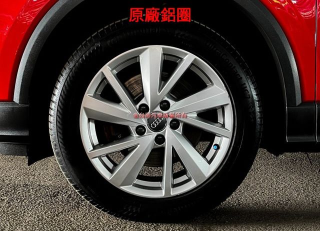 18年式／跑少里程擔保【全車原鈑件】定速／免鑰匙系統／停車輔助／藍牙系統／LED頭尾燈／雙區恆溫／循跡防滑／原廠鋁圈  第7張相片