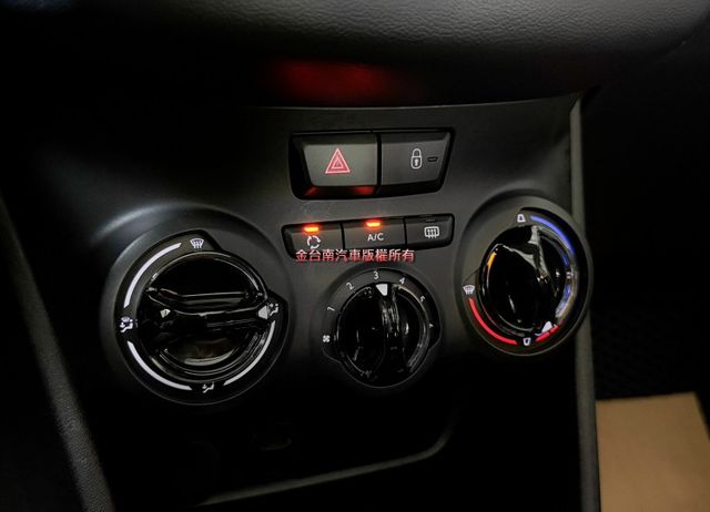 PureTech【1.2T】僅跑【三萬】里程擔保【全車原鈑件】【原廠保養】全景天窗／定速巡航／藍牙／倒車顯影／停車輔助  第16張相片