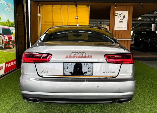 16年式【40TFSI】里程擔保【原鈑件】【天窗】【電尾門】虛擬駕駛座艙／快撥／定速／記憶椅／導航／倒車顯影／雙區恆溫  第4張相片