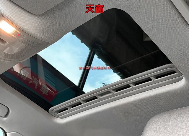 16年式【40TFSI】里程擔保【原鈑件】【天窗】【電尾門】虛擬駕駛座艙／快撥／定速／記憶椅／導航／倒車顯影／雙區恆溫  第8張相片