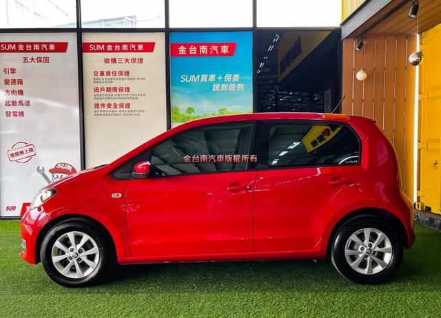 18年式／2017年11月出廠／里程擔保【全車原鈑件】胎壓偵測／音響快控／鋁圈／ISOFIX／後座可分離倒覆【內外漂亮】  第3張相片