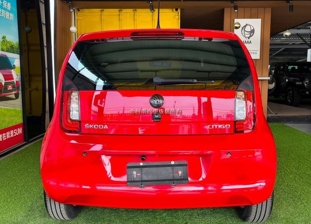 18年式／2017年11月出廠／里程擔保【全車原鈑件】胎壓偵測／音響快控／鋁圈／ISOFIX／後座可分離倒覆【內外漂亮】  第4張相片