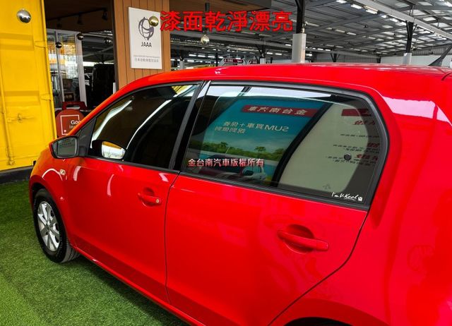 18年式／2017年11月出廠／里程擔保【全車原鈑件】胎壓偵測／音響快控／鋁圈／ISOFIX／後座可分離倒覆【內外漂亮】  第6張相片