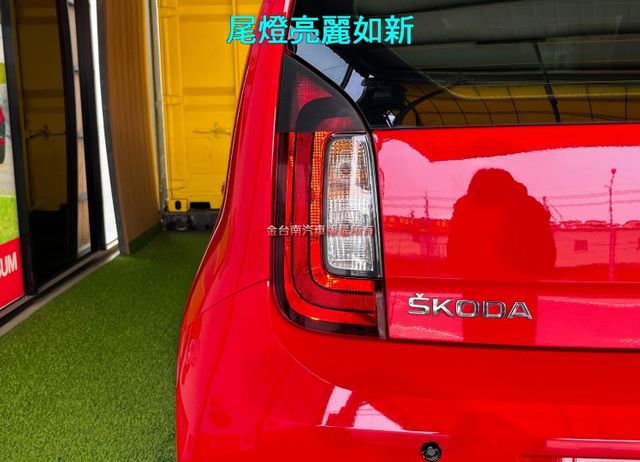 18年式／2017年11月出廠／里程擔保【全車原鈑件】胎壓偵測／音響快控／鋁圈／ISOFIX／後座可分離倒覆【內外漂亮】  第7張相片