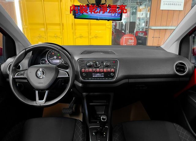 18年式／2017年11月出廠／里程擔保【全車原鈑件】胎壓偵測／音響快控／鋁圈／ISOFIX／後座可分離倒覆【內外漂亮】  第10張相片