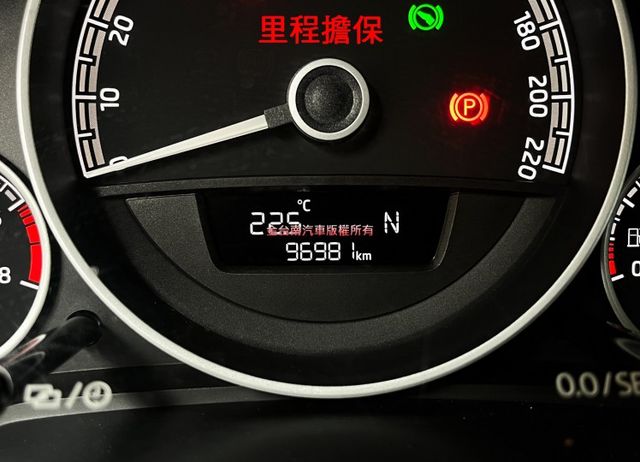 18年式／2017年11月出廠／里程擔保【全車原鈑件】胎壓偵測／音響快控／鋁圈／ISOFIX／後座可分離倒覆【內外漂亮】  第14張相片