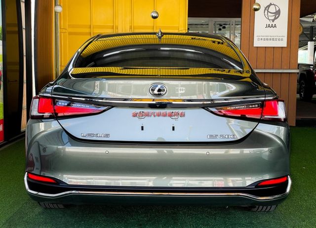 ES200／里程擔保【全車原鈑件】天窗／盲點／ACC／車道偏移／煞停輔助／ CARPLAY／免鑰匙系統／雙電熱椅／快撥  第4張相片