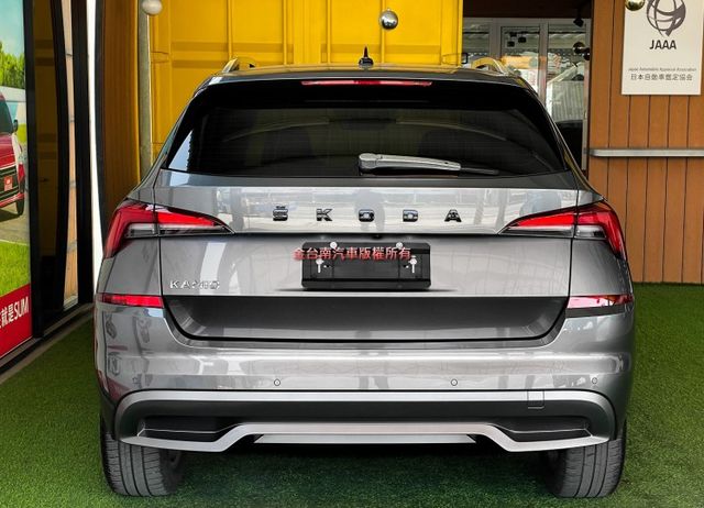 豪華動能版【小改款】僅跑【四萬】【原廠保養】【數位儀錶板】盲點／ACC跟車／車道偏移／電動尾門／無線充電板【已認證完畢】  第4張相片