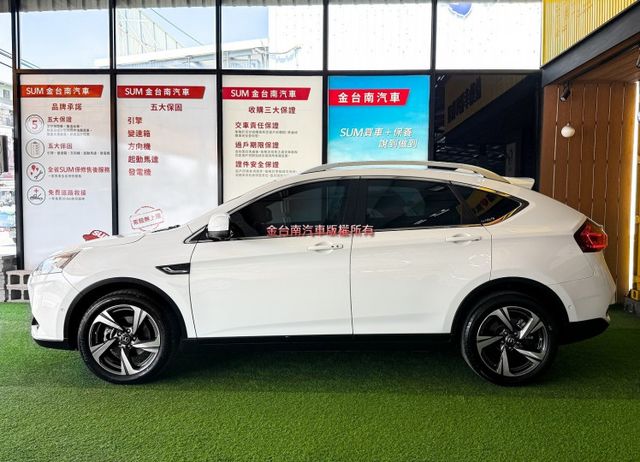 【藍調環景版】僅跑【三萬】里程擔保【全車原鈑件】【原廠保養】【自動停車】換檔撥片／定速／電動尾門／藍牙／導航／恆溫空調  第3張相片