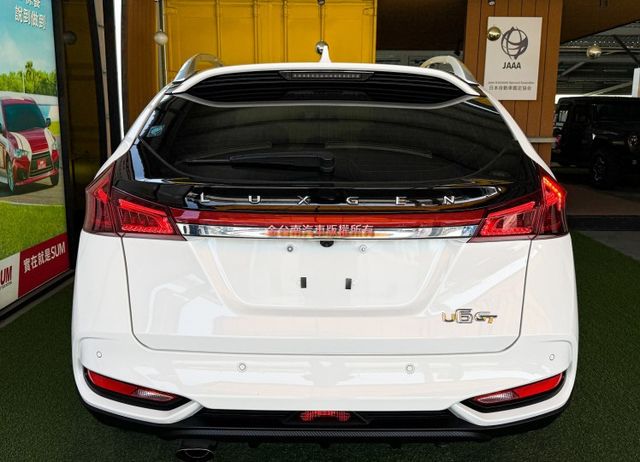 【藍調環景版】僅跑【三萬】里程擔保【全車原鈑件】【原廠保養】【自動停車】換檔撥片／定速／電動尾門／藍牙／導航／恆溫空調  第4張相片